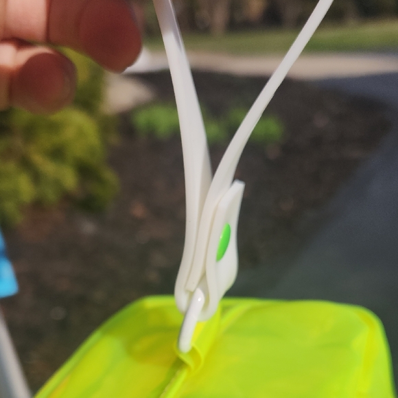 ✨️Drunk Elephant Neon Yellow Clear Cosmetic Pouch with White Strap - Picture 17 of 17